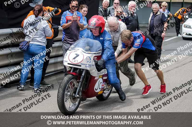 Vintage motorcycle club;eventdigitalimages;mallory park;mallory park trackday photographs;no limits trackdays;peter wileman photography;trackday digital images;trackday photos;vmcc festival 1000 bikes photographs